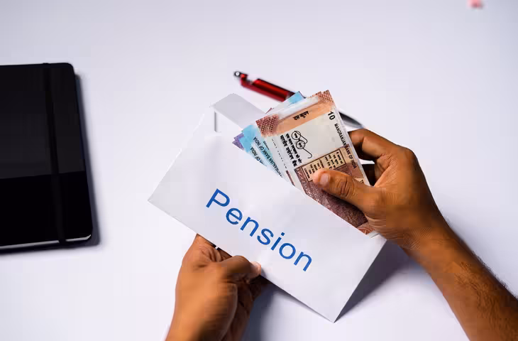 Senior Citizen Savings Scheme: वरिष्ठ नागरिकों को हर तिमाही मिलेगा ₹25,000 ब्याज, जानें पात्रता और नियम