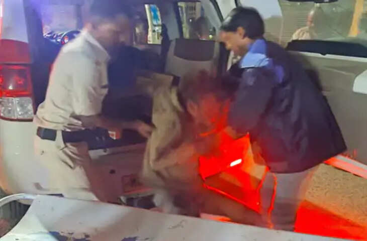 नागद्वारी जा रहे श्रद्धालुओं की बाइक खाई में गिरी, वॉच टावर के पास हादसा; दो युवक घायल