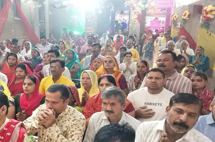 उन्नाव में नवरात्रि के सातवें दिन मां कालरात्रि की पूजा, मंदिरों में उमड़ी श्रद्धालुओं की भीड़