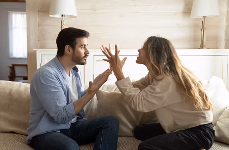 शादी के पहले साल में क्यों बढ़ने लगते हैं पति-पत्नी के बीच झगड़े? जानें पर्सनैलिटी क्लैश की वजह और रिश्ते को मजबूत बनाने के तरीके
