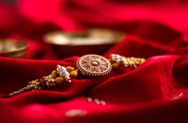 रक्षाबंधन 2026: राखी बांधने का शुभ मुहूर्त क्या है? जानें सही समय, भद्रा और चंद्र ग्रहण से जुड़ी जानकारी