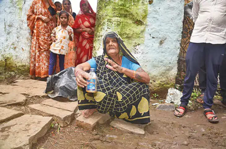 सागर जहरीली शराब कांड: मौतों का आंकड़ा 31 पहुंचा, ICU में 11 मरीज भर्ती; 5 की हालत गंभीर