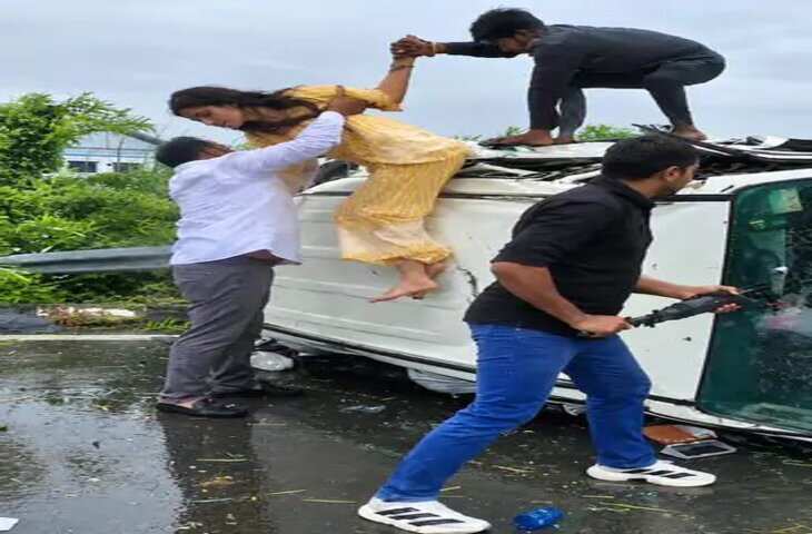 Kannauj Accident: बारिश में डिवाइडर तोड़कर पलटी Fortuner, कांस्टेबल ने राइफल से शीशा तोड़कर 5 लोगों की बचाई जान