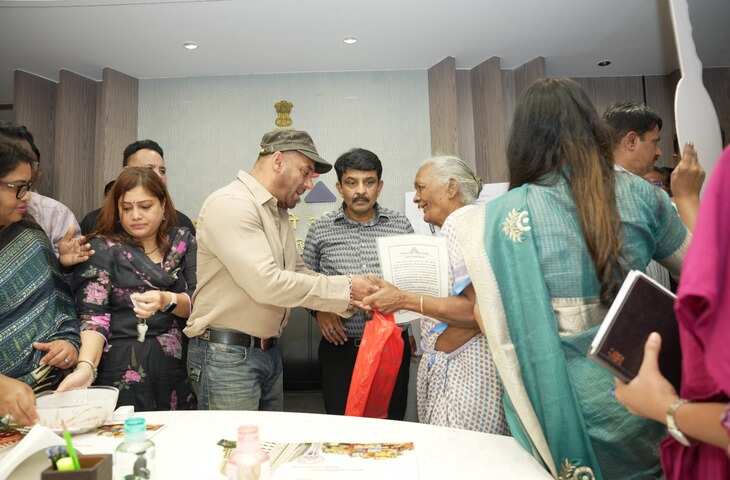 मुंबई के कार्यक्रम में बदले लुक में दिखे सलमान खान, वायरल तस्वीरों के बाद फैंस ने जताई सेहत को लेकर चिंता