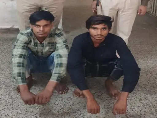 Alwar ढाई लाख रुपये की लूट के दो आरोपी गिरफ्तार : एक नाबालिग को सुपुर्द