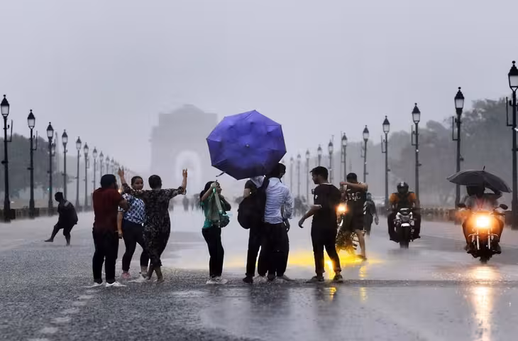 दिल्ली के मौसम में फिर यू-टर्न, 3 दिन बारिश के आसार; बंगाल की खाड़ी के सिस्टम का असर