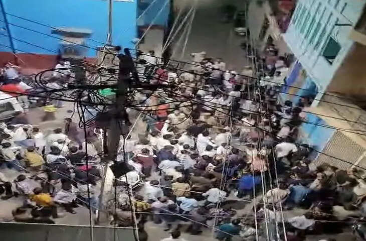 जोधपुर गणगौर मेला बना रणभूमि: मामूली कहासुनी के बाद हुआ पथराव, पुलिस ने कई लोगों को लिया हिरासत में