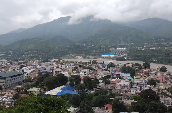 श्रीनगर गढ़वाल में ओजोन प्रदूषण ने तोड़े रिकॉर्ड, 880 माइक्रोग्राम/घन मीटर के पार पहुंचा स्तर