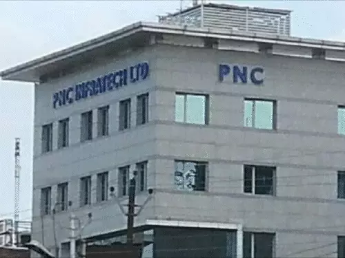लखनऊ-कानपुर एक्सप्रेसवे में खामियों पर PNC इंफ्राटेक पर 3 साल का बैन, बिहार में भी कंपनी के प्रोजेक्ट पर नजर