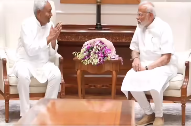 हिजाब विवाद के बीच नीतीश कुमार की पीएम मोदी से अहम बैठक, जाने 20 मिनट की बैठक में क्या हुई बातचीत&nbsp;