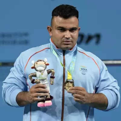 Para-powerlifter सुधीर ने पुरुषों के हैवीवेट में खेलों का रिकॉर्ड बनाकर जीता स्वर्ण पदक