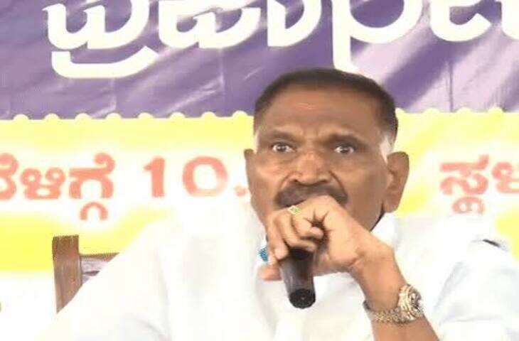 कर्नाटक मंत्री के &lsquo;टिप&rsquo; वाले बयान पर विवाद, वीडियो में बोले- ईमानदारी से काम करने वाले अधिकारी को सम्मान में कुछ देना गलत नहीं