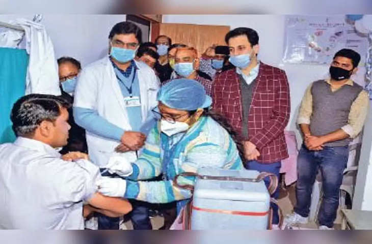 Rewari आयोजित शिविर में 300 लोगों ने लगवाया टीका