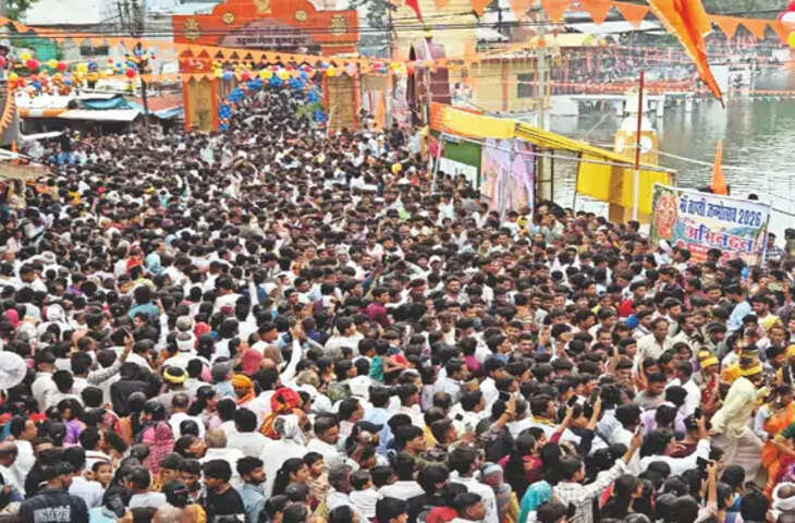 मां ताप्ती जन्मोत्सव पर उमड़ा आस्था का सैलाब, जयकारों से गूंजा उद्गम स्थल; श्रद्धालुओं ने की विशेष पूजा-अर्चना