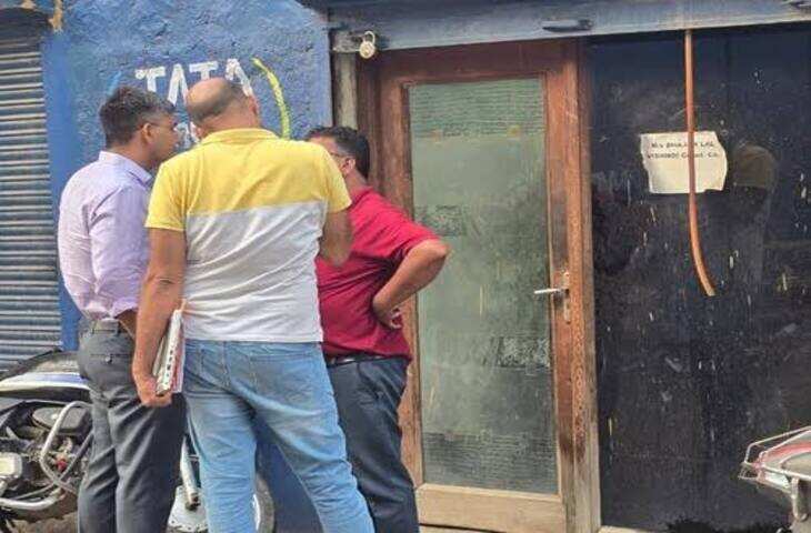 बाड़मेर में PWD ठेकेदार भजनलाल विश्नोई के ऑफिस पर IT की रेड, फुटेज में देंखे चार गाड़ियों में पहुंची टीम