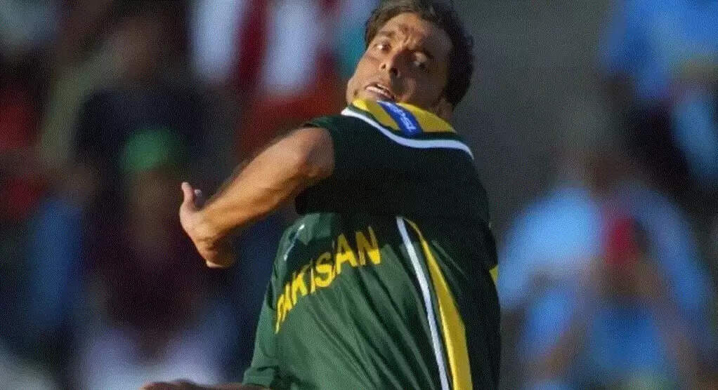 Shoaib Akhtar 11