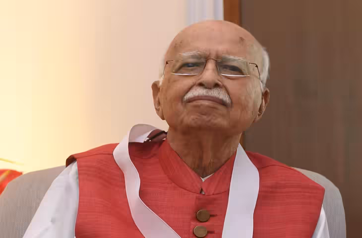 BREAKING : 98 साल की उम्र में फिर बिगड़ी लालकृष्ण आडवाणी की तबीयत, सीने में इन्फेक्शन के बाद ICU में किया गया शिफ्ट