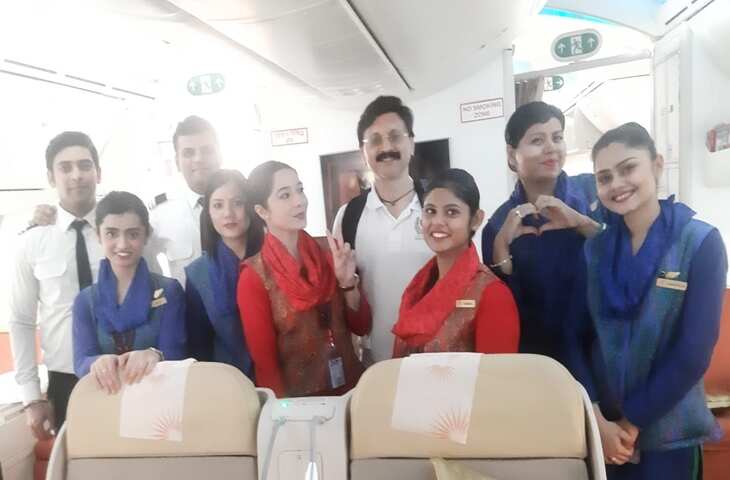 Japan से आ रही फ्लाइट में यात्री को आया हार्ट अटैक, चंडीगढ़ के डॉक्टर ने ऐसे बचाई जान