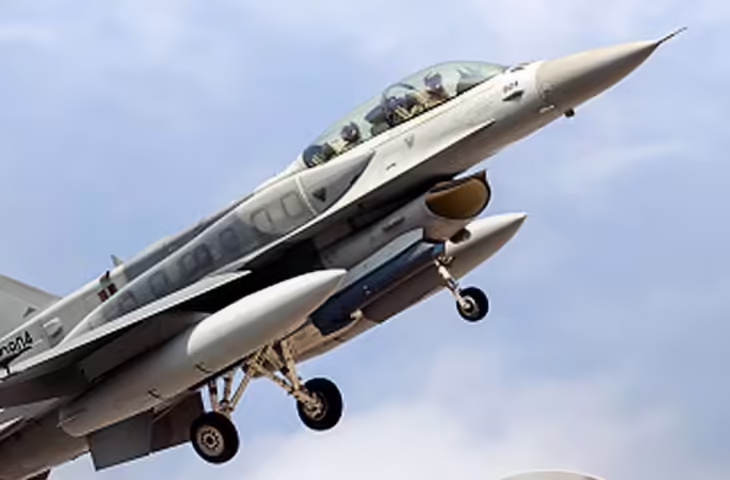 F-16 डील में उठे सवाल: मुनीर-ट्रंप की नई खरीद से पाकिस्तान को होगा फायदा या नुकसान, क्या ठग रहा अमेरिका ?