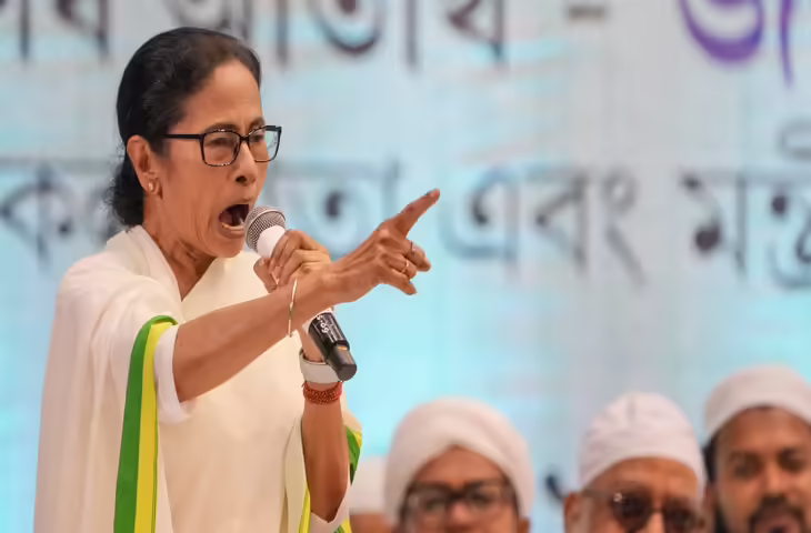 कठघरे में ममता बनर्जी का &lsquo;हल्ला बोल&rsquo;, बंगाल की राजनीति पर गहरा असर डालेगा सुप्रीम कोर्ट का फैसला&nbsp;