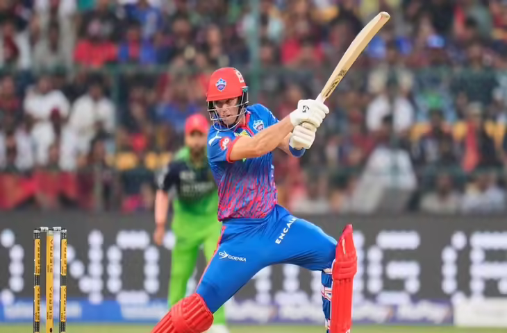 RCB vs DC: हेजलवुड-भुवनेश्वर ने मचाया कोहराम, दिल्ली की टीम 8 रन पर 6 विकेट खोकर संकट में