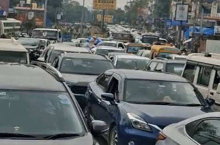 MP News: स्टाइपेंड बढ़ाने की मांग पर MBBS इंटर्न डॉक्टरों का प्रदर्शन जारी, भोपाल में रातभर सड़क पर डटे रहे डॉक्टर