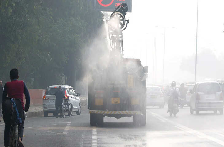 दिल्ली में सर्दियों का कहर: प्रदूषण और कोहरे के बीच AQI 500 से ऊपर, राजधानी में घुट रहा लोगों का दम&nbsp;