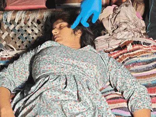 सहारनपुर में 27 साल की पंचायत सहायक की गला दबाकर हत्या, कमरे में चारपाई पर मिली लाश