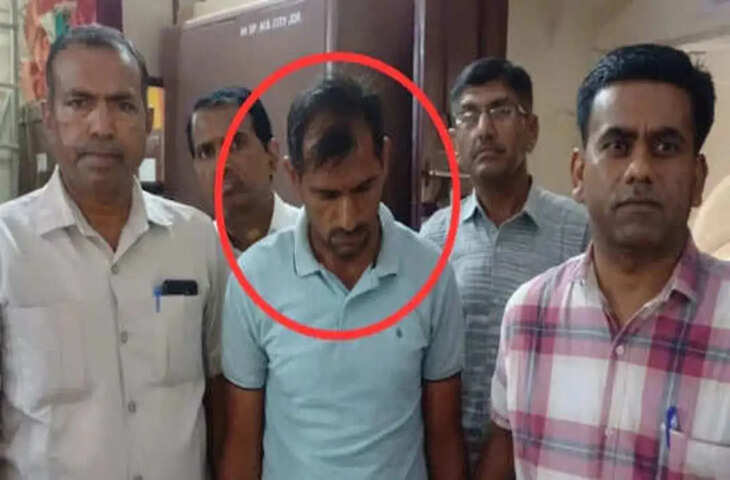 रिश्वत लेकर भागा अधिकारी, एसीबी के पीछा करने पर 10 फीट गहरे नाले में कूदा, Video Viral