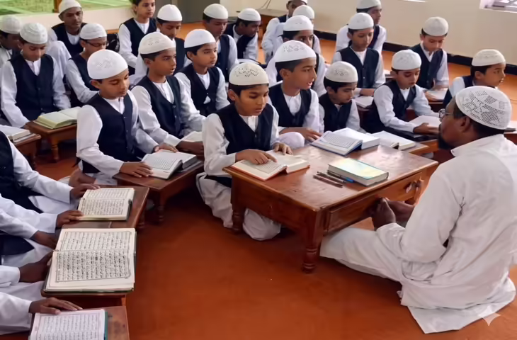 हरिद्वार मदरसा मामला: 12 हजार छात्रों के गायब होने के दावे पर सरकार सख्त, जांच के आदेश