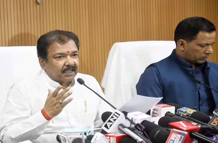 राजस्व एवं भूमि सुधार विभाग का बड़ा आदेश: सीओ को देना होगा शपथ पत्र, बताना होगा कि क्षेत्र में कोई भूमिहीन परिवार नहीं