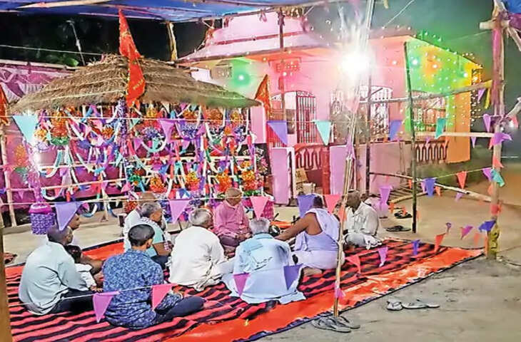 मां काली स्थान में नवाह एवं अष्टयाम यज्ञ शुरू, भव्य कलश यात्रा में उमड़े श्रद्धालु