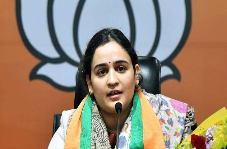 बंगाल में बीजेपी किसे पहनाएगी मुख्यमंत्री का ताज ?&nbsp;अपर्णा यादव के बयान से बढ़ा सियासी पारा&nbsp;