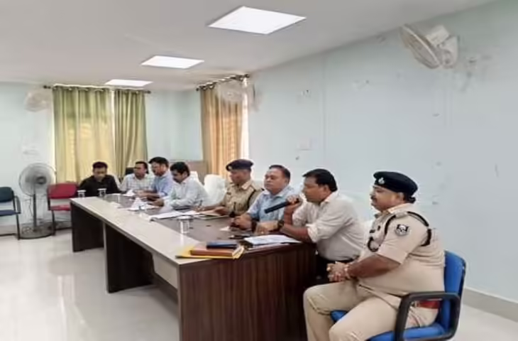 राहुल गांधी की वोटर अधिकार यात्रा के लिए सुरक्षा के कड़े प्रबंध, डीएम-एसपी ने अधिकारियों को ब्रीफ किया