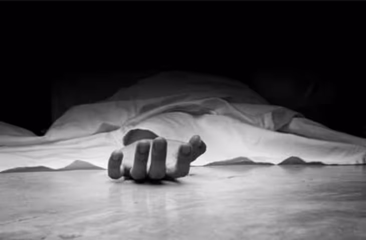 झारखंड में मां के सड़ चुके शव के साथ तीन दिन तक घर में रहा युवक, बदबू आने पर पहुंची पुलिस