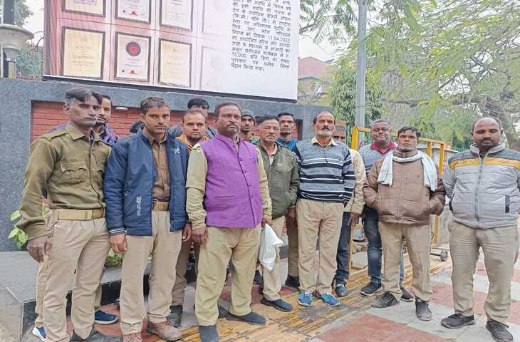 स्पाई कैमरों और ब्लूटूथ से सरकारी नौकरी की जुगाड़, फुटेज में जानें SOG ने पकड़े चार कर्मचारी, पेपर लीक सरगना से 3 से 5 लाख में किया था सौदा