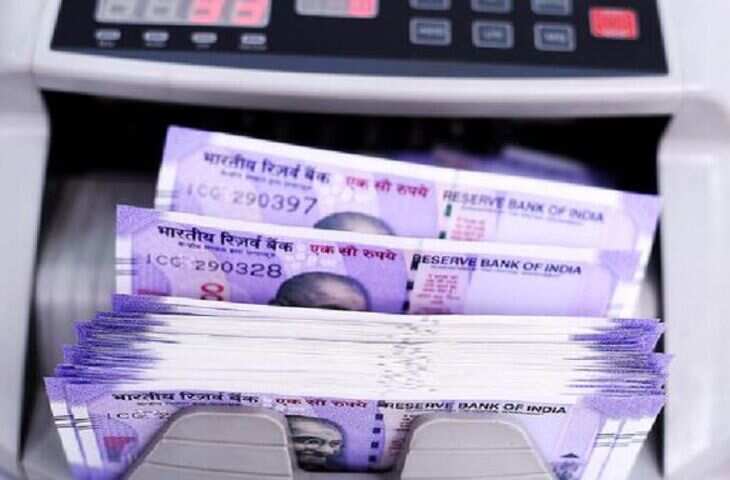 📰 जयपुर में इनकम टैक्स रेड का डर दिखाकर 90 लाख की ठगी, खराब फ्रिज में रखवाए गए रुपए लेकर फरार हुए आरोपी