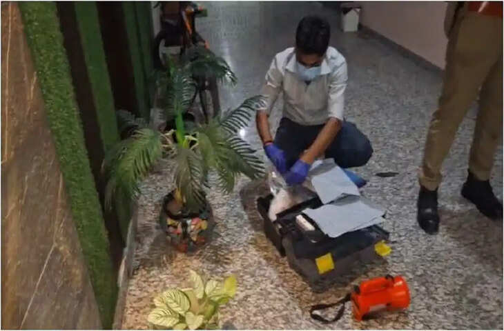 लखनऊ में 17 वर्षीय बेटे पर मां की हत्या का आरोप, लोहे की रॉड से हमला कर वारदात को दिया अंजाम