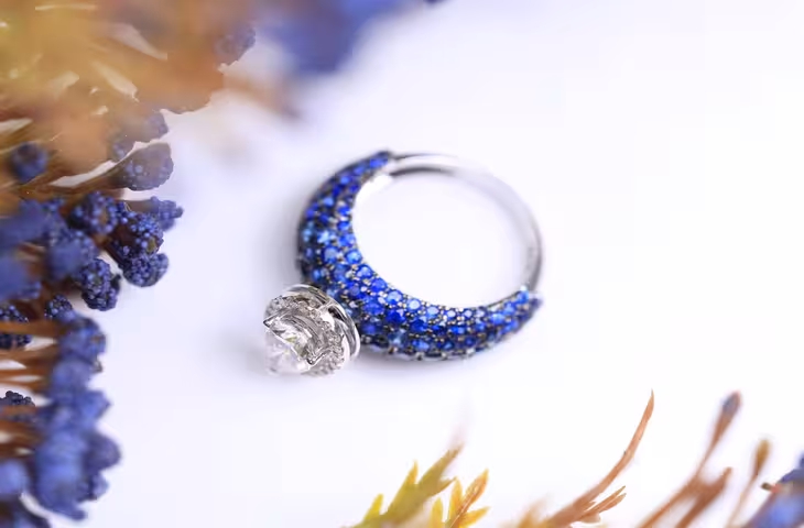 Gemstones : करियर को मजबूत करने के लिए कौन सा रत्न पहनें?