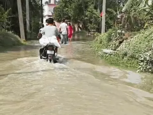 बेगूसराय में 15 दिन बाद तीसरी बार उफान पर गंगा, 6 प्रखंडों की एक लाख आबादी प्रभावित; गांव की सड़कों से गलियों तक 2 फीट पानी