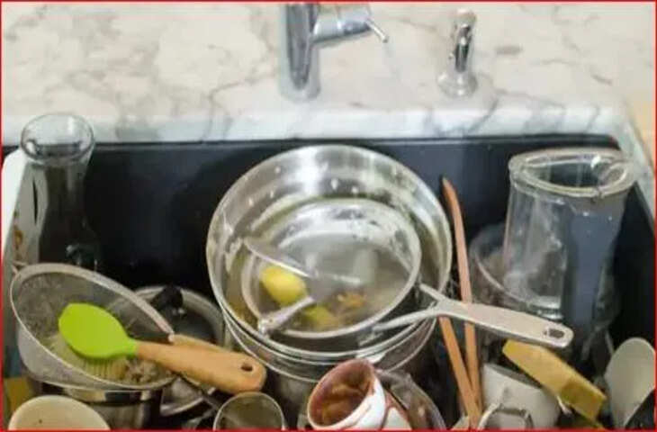 बस्ती में घरेलू विवाद: जूठे बर्तन को लेकर झगड़ा पहुंचा पुलिस तक