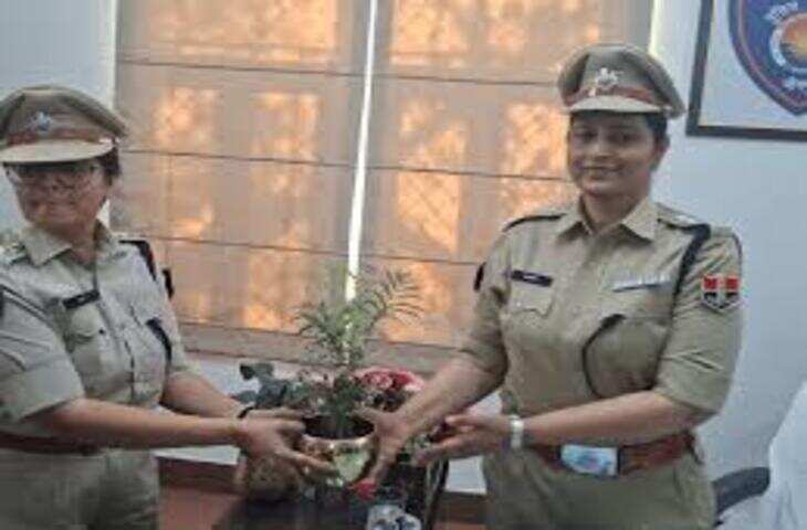 विवाहिता बिना बताए घर से फरार, वीडियो में देंखे लाखों की नकदी और गहने साथ ले गई