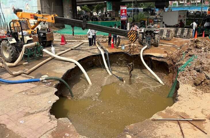 CM के गृह जिले की सड़कें बनीं मजाक, वीडियो देखकर लोग बोले- अमेरिका-चीन भी जलेंगे!