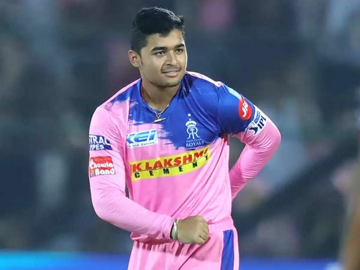 virat-kohli riyan-parag 7