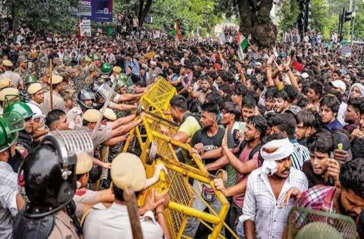 छात्रों पर दर्ज 13 FIR पर आज सुप्रीम कोर्ट में सुनवाई, वीडियो में जाने दिल्ली पुलिस ने 2873 लोगों के खिलाफ नई FIR की मांगी अनुमति