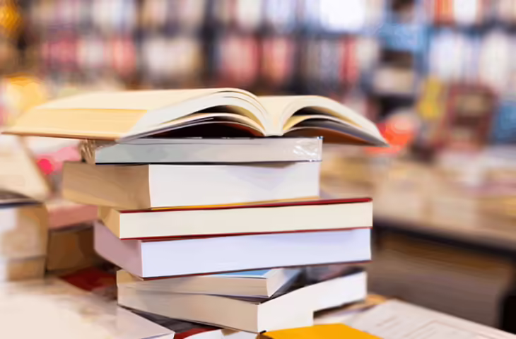 नया सत्र दो हफ्ते पहले शुरू, बच्चों को अब भी किताबों का इंतजार; सीएम के आदेश भी हवा