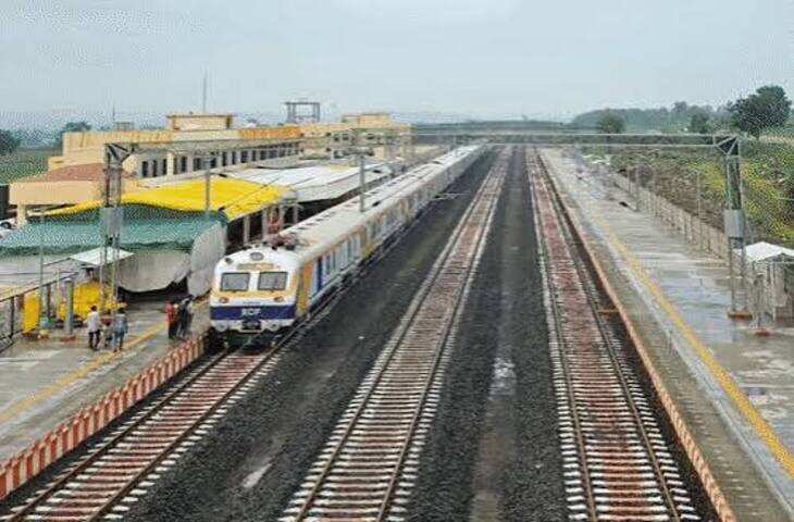PM Modi Rail Project: धार में पहली बार दौड़ी ट्रेन, PM मोदी ने जोबट-टांडा रोड नए रेलखंड का किया लोकार्पण