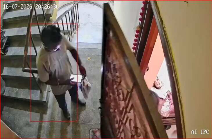 Viral Video: डिलीवरी के बहाने घर में घुसने की कथित कोशिश, CCTV फुटेज वायरल होने के बाद लोग बोले- सतर्क रहना जरूरी....'