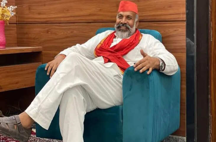 नवाब अबू समद के मकबरे में हंगामा, सपा ने पप्पू सिंह चौहान को पार्टी से निष्कासित किया