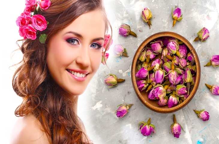 Dry Skin in Winter: ठंड में खिंचती और फटती स्किन से राहत पाने के लिए नहाते वक्त करें ये 2 काम, आ जायेगी नयी चमक&nbsp;